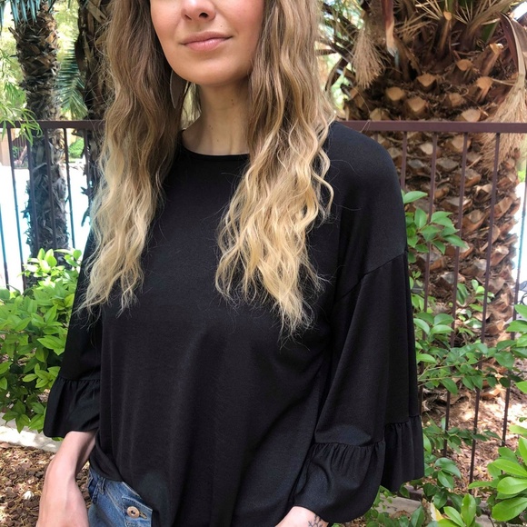 🆕 Head Over Heels Bell Sleeve Top - Picture 2 of 8